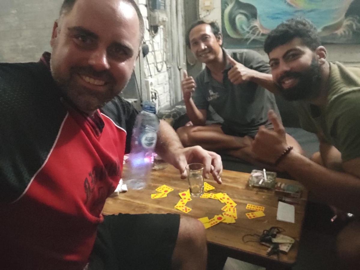 Apollo Hostel Lovina Екстериор снимка