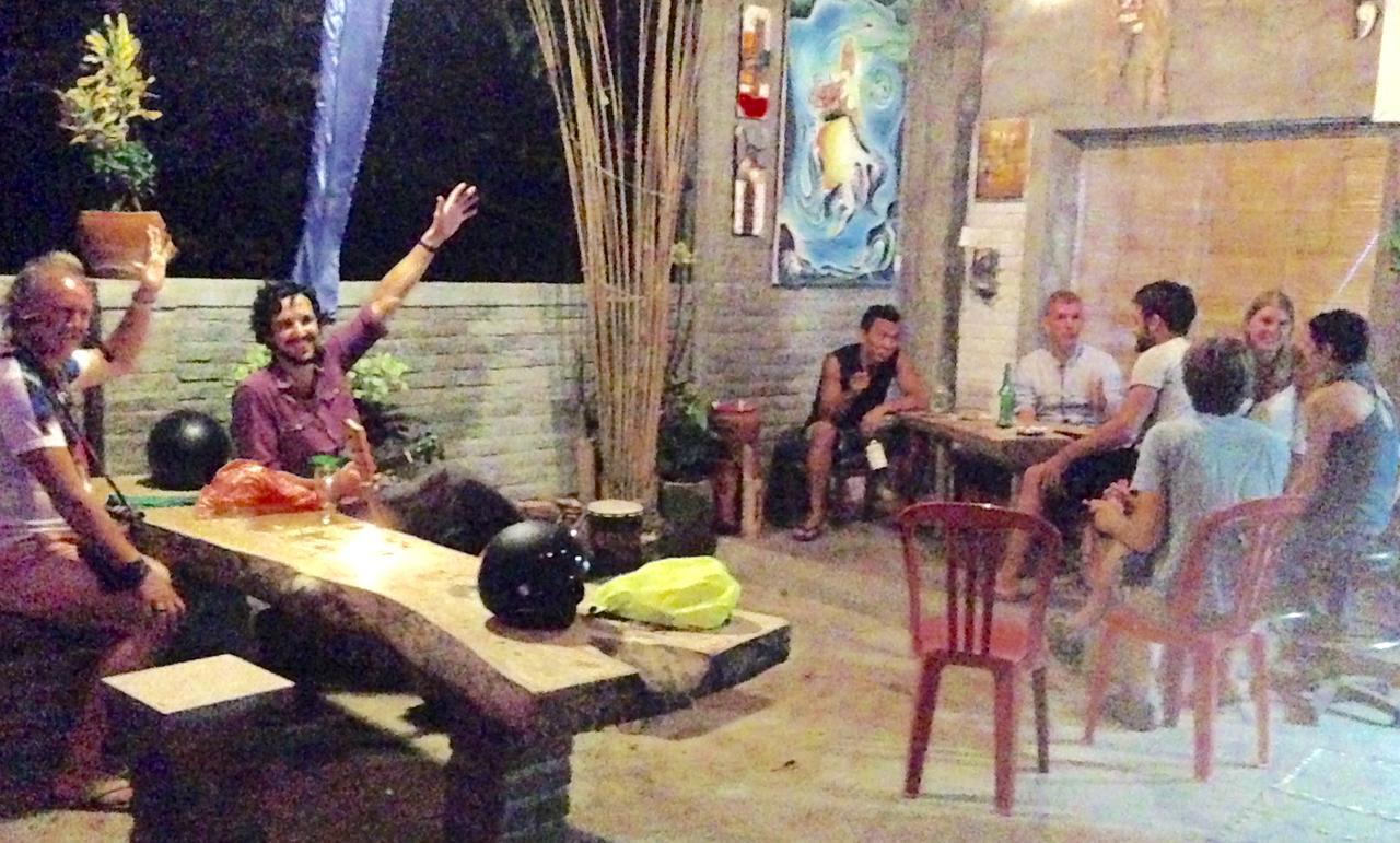 Apollo Hostel Lovina Екстериор снимка