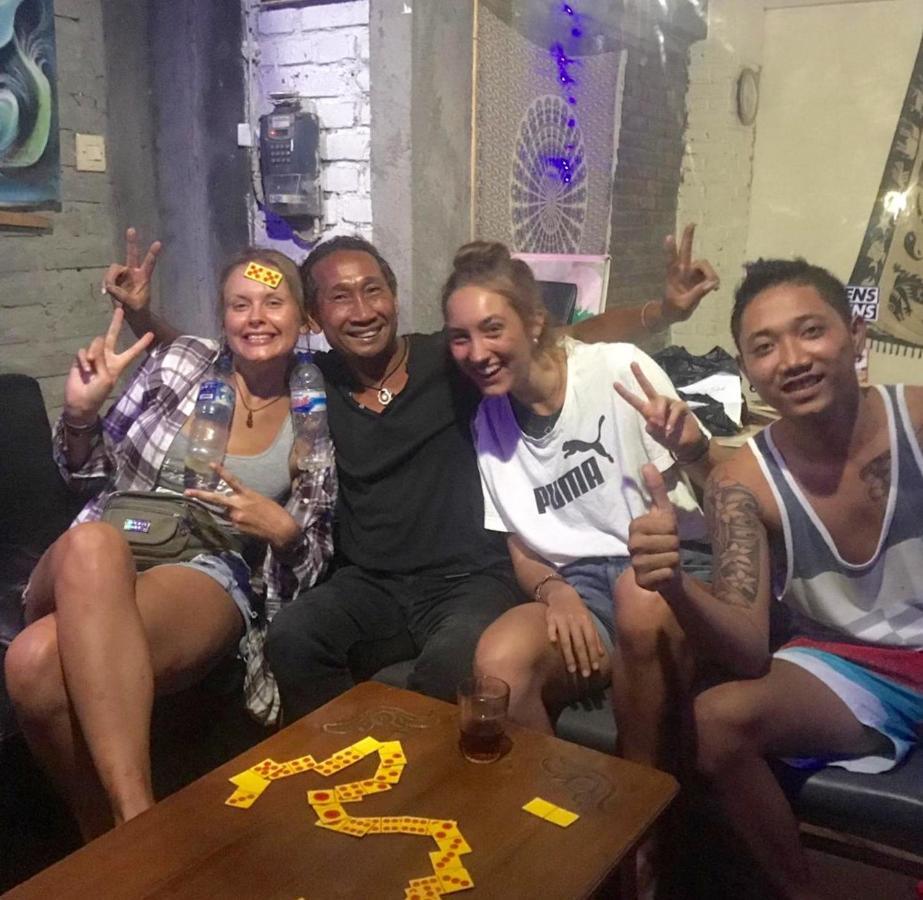 Apollo Hostel Lovina Екстериор снимка
